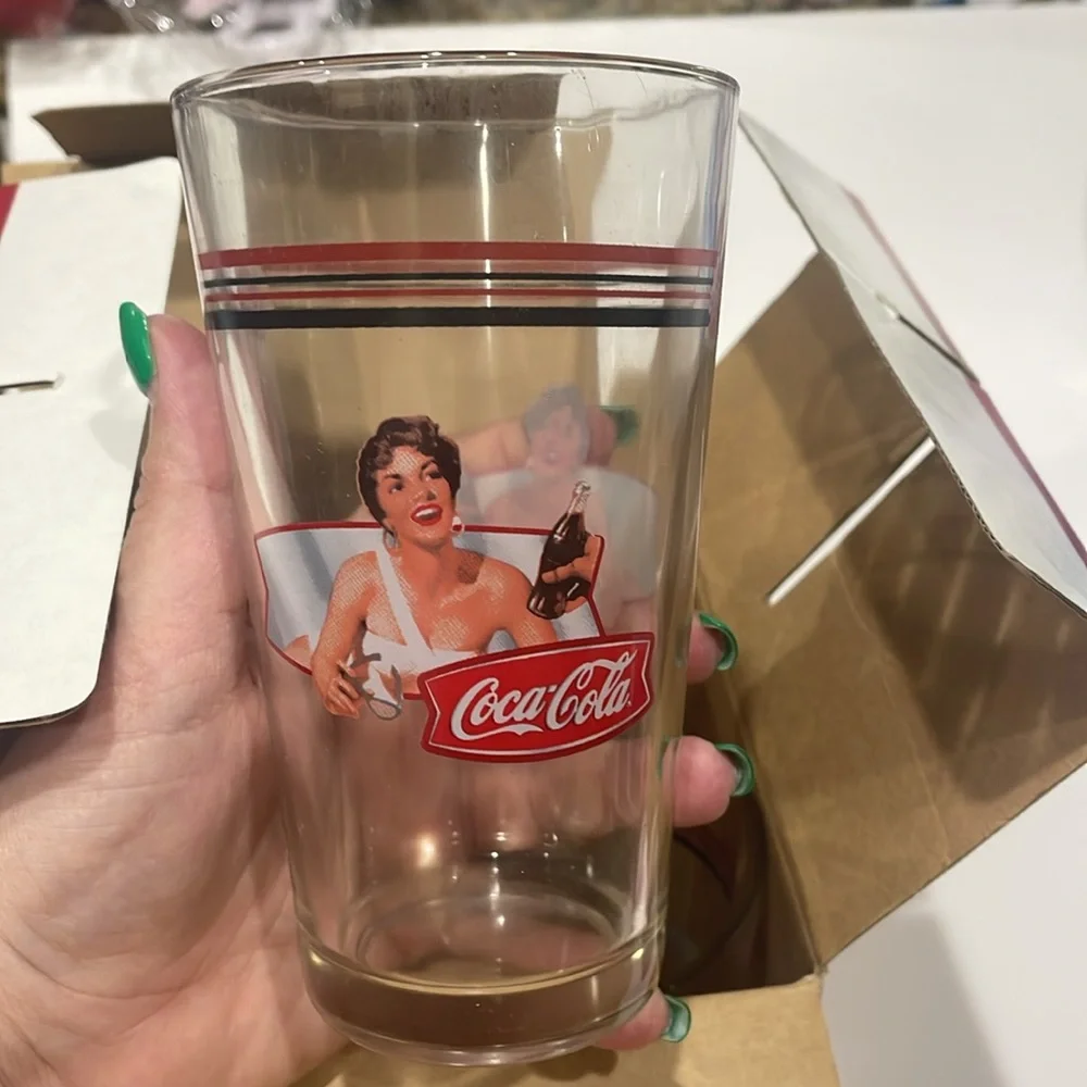 Coca Cola Red and White Tumbler Set Original Box 16oz 4 Glasses